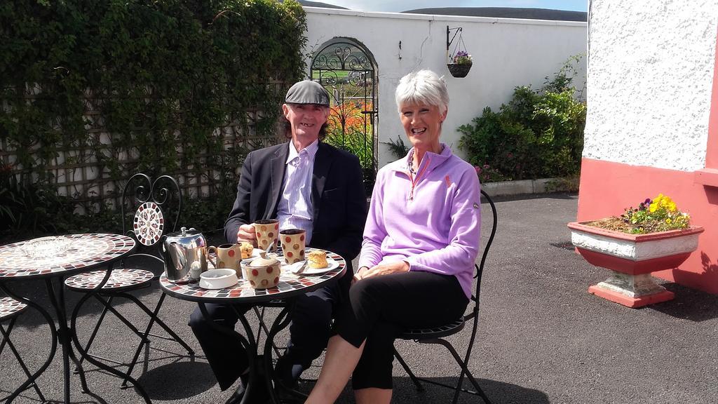 Moriartys Farmhouse Ventry Esterno foto