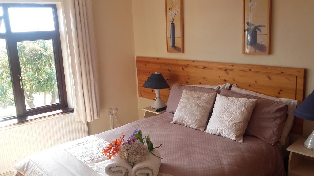 Moriartys Farmhouse Ventry Esterno foto