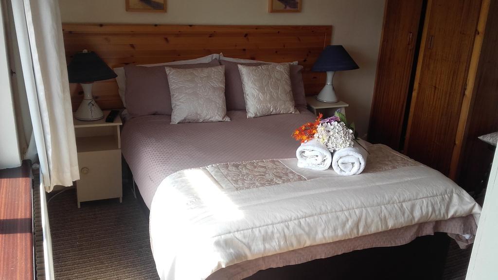 Moriartys Farmhouse Ventry Esterno foto