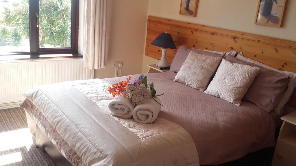 Moriartys Farmhouse Ventry Esterno foto